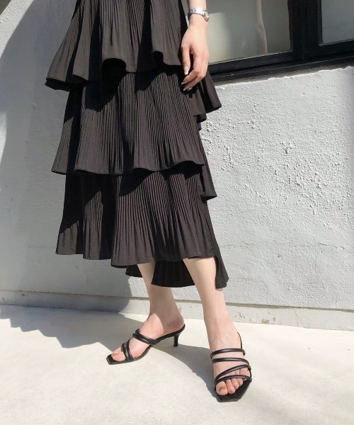 MAMIAN（マミアン）の「スクエアトゥ マルチプル ストラップ サンダル (5.5cmヒール)（サンダル・レディース・ブラック/ブラウン/ブラウン系その他/ピンクベージュ/ホワイト/アイボリー・S/M/L/LL）」の4枚目の写真