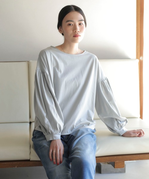 AMERICAN HOLIC(アメリカンホリック)の「袖ギャザーカットプルオーバー *●(Tシャツ/カットソー・レディース・ブラック/オフホワイト/サックスブルー/ライトベージュ・M/L)」の4枚目の写真