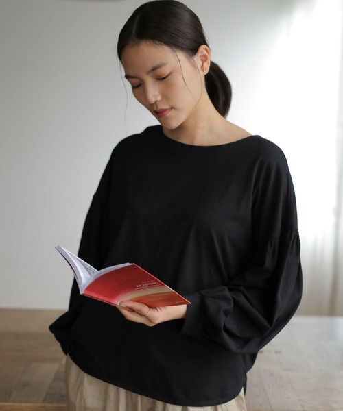 AMERICAN HOLIC(アメリカンホリック)の「袖ギャザーカットプルオーバー *●(Tシャツ/カットソー・レディース・ブラック/オフホワイト/サックスブルー/ライトベージュ・M/L)」の2枚目の写真