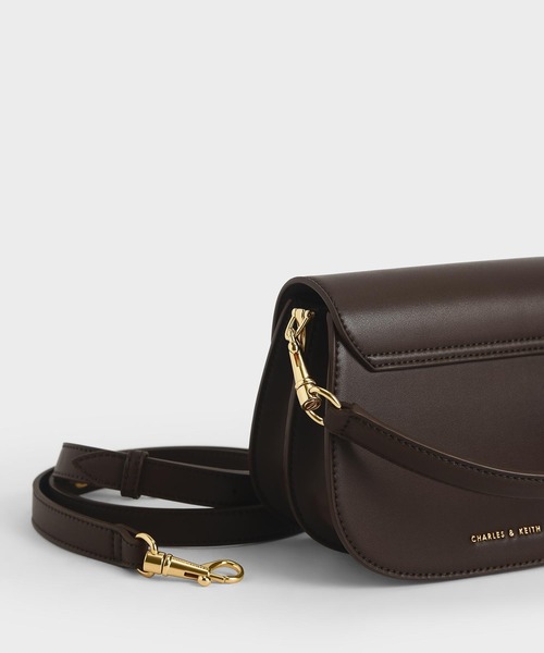 CHARLES & KEITH(チャールズ & キース)の「メタルアクセント ショルダーバッグ / Metal Accent Shoulder Bag(ショルダーバッグ・レディース・ブラック/ダークブラウン/オフホワイト・S)」の8枚目の写真