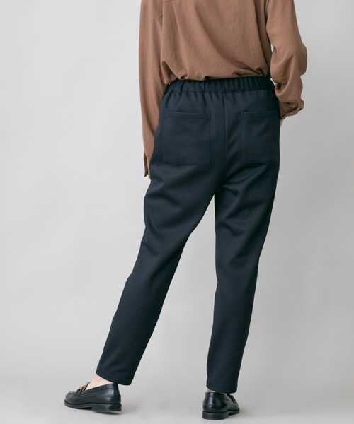 Munich（ミューニック）の「ダブルクロス　テーパードイージーパンツ（その他パンツ・レディース・ブラウン/ネイビー/ブラック・S/M）」の10枚目の写真