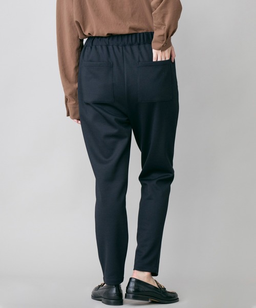 Munich（ミューニック）の「ダブルクロス　テーパードイージーパンツ（その他パンツ・レディース・ブラウン/ネイビー/ブラック・S/M）」の11枚目の写真