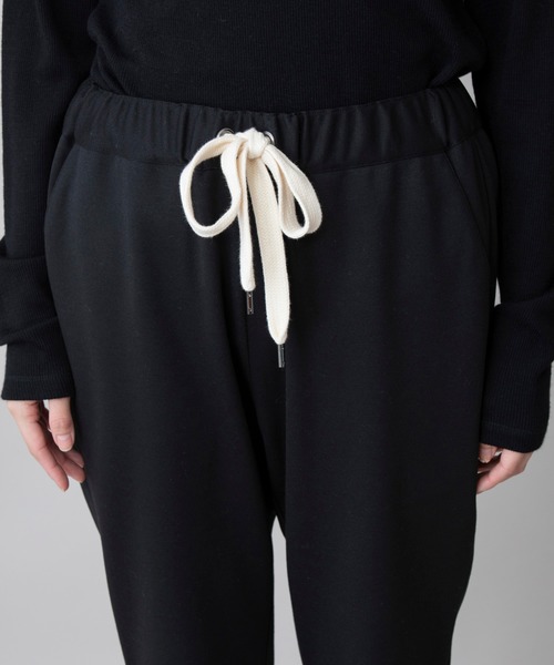 Munich（ミューニック）の「ダブルクロス　テーパードイージーパンツ（その他パンツ・レディース・ブラウン/ネイビー/ブラック・S/M）」の20枚目の写真