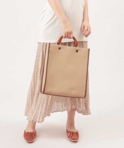 natural couture（ナチュラルクチュール）の「ウッドハンドル2WAYトートバッグ（トートバッグ・レディース・ベージュ/ブラウン/アイボリー/キャメル/ピンク・FREE）」の16枚目の写真