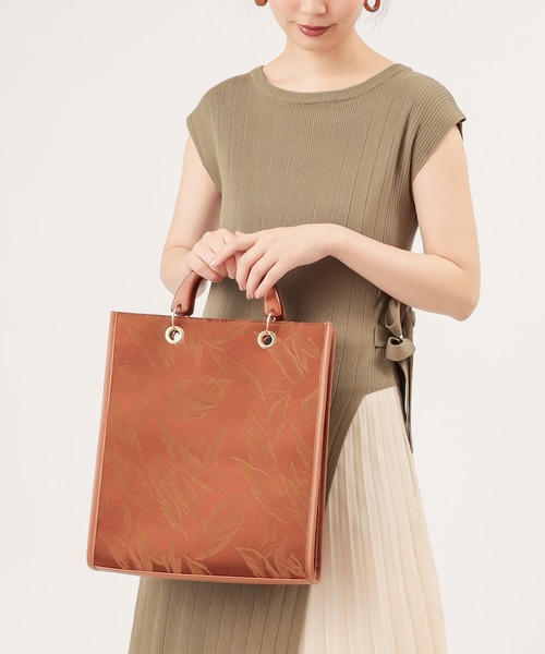 natural couture（ナチュラルクチュール）の「ウッドハンドル2WAYトートバッグ（トートバッグ・レディース・ベージュ/ブラウン/アイボリー/キャメル/ピンク・FREE）」の12枚目の写真