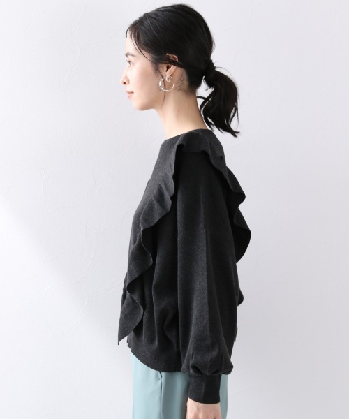 LOWRYS FARM（ローリーズファーム）の「フリルニットプルオーバーＬＳ　894813（ニット/セーター・レディース・チャコールグレー/ブラウン/アイボリー/パープル・FREE）」の6枚目の写真