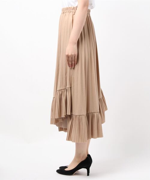 muure(ミュール)の「アシンメトリー切り替えプリーツスカート(スカート・レディース・ベージュ/ブラック/ホワイト・FREE)」の5枚目の写真