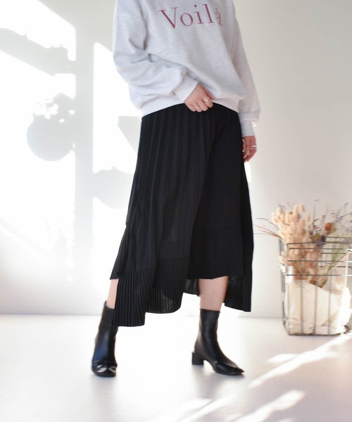 muure(ミュール)の「アシンメトリー切り替えプリーツスカート(スカート・レディース・ベージュ/ブラック/ホワイト・FREE)」の2枚目の写真