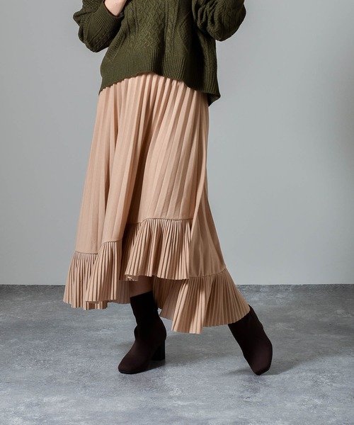 muure(ミュール)の「アシンメトリー切り替えプリーツスカート(スカート・レディース・ベージュ/ブラック/ホワイト・FREE)」の7枚目の写真
