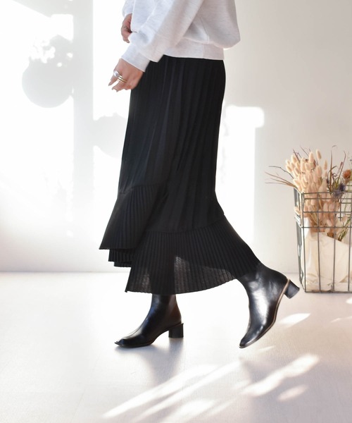 muure(ミュール)の「アシンメトリー切り替えプリーツスカート(スカート・レディース・ベージュ/ブラック/ホワイト・FREE)」の9枚目の写真