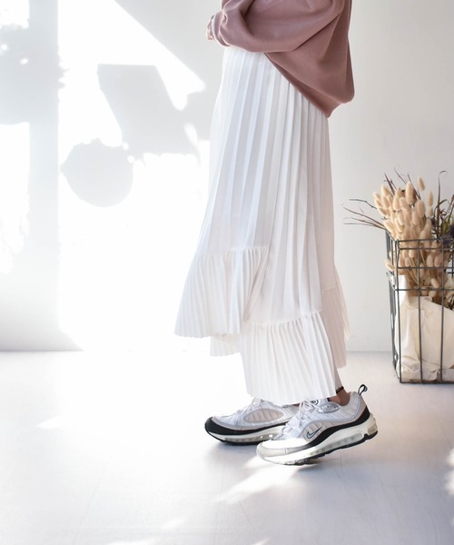 muure(ミュール)の「アシンメトリー切り替えプリーツスカート(スカート・レディース・ベージュ/ブラック/ホワイト・FREE)」の11枚目の写真