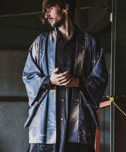 NO ID.(ノーアイディ)の「ワイドスリーブガウン(カーディガン/ボレロ・メンズ・パープル/イエロー/ブルー・ONE SIZE)」の18枚目の写真