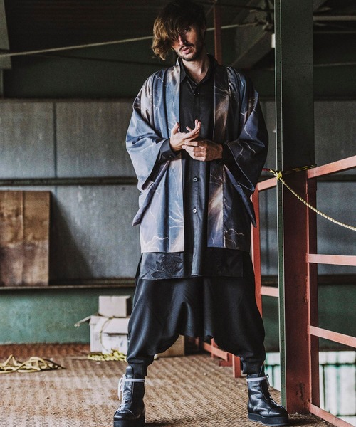 NO ID.(ノーアイディ)の「ワイドスリーブガウン(カーディガン/ボレロ・メンズ・パープル/イエロー/ブルー・ONE SIZE)」の20枚目の写真