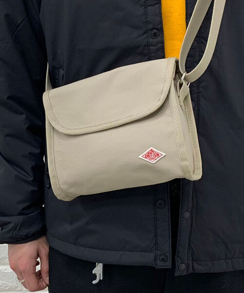 DANTON(ダントン)の「【DANTON/ダントン】 COTTON CANVAS フラップショルダー #JD-7297(ショルダーバッグ・メンズ・ブラック/ベージュ/ネイビー/ボルドー/キナリ・FREE)」の4枚目の写真