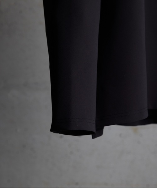 ATTACHMENT（アタッチメント）の「【WYM × ATTACHMENT】 IRREGULAR SLEEVE RELAX PO（Tシャツ/カットソー・メンズ・ブラウン/チャコール・S/M/L）」の18枚目の写真