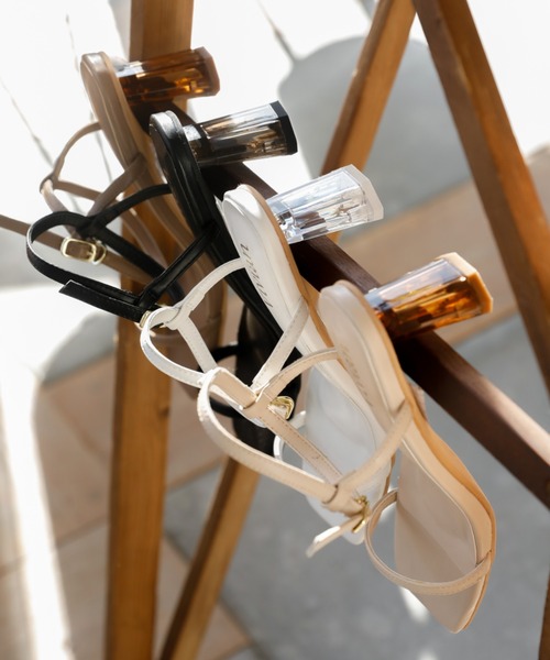 VIVIAN（ヴィヴィアン）の「スクエアトゥアンクルストラップクリアヒールサンダル（サンダル・レディース・ブラック/グレー系その他7/ホワイト/ベージュ/ブルー・M/L/LL/S）」の21枚目の写真