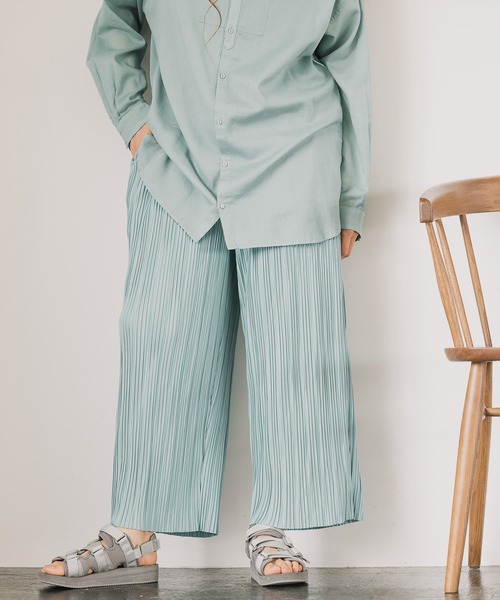 niko and...(ニコアンド)の「サラサラカットプリーツパンツ(その他パンツ・レディース・ベージュ/アイボリー/ブラック/ライトグリーン/ネイビー/チャコール/ブラウン/ピンク/グリーン・LARGE/MEDIUM)」の7枚目の写真