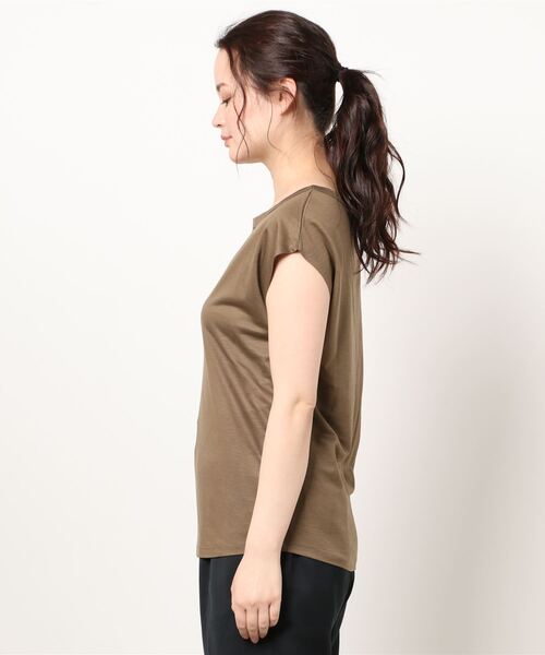 DouDou（ドゥドゥ）の「フレンチT（Tシャツ/カットソー・レディース・ピンク/グレイッシュベージュ/オフホワイト/カーキ/ライトベージュ/ブラック/レッド・MEDIUM/SMALL）」の8枚目の写真