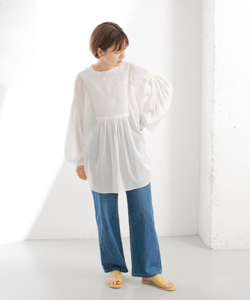 KBF（ケイビーエフ）の「スモッキングギャザーブラウス（シャツ/ブラウス・レディース・チャコールグレー/オフホワイト/ベージュ系その他・ONE）」の17枚目の写真