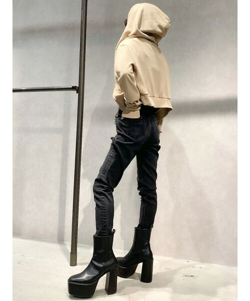 GYDA（ジェイダ）の「BASICショートパーカー（パーカー・レディース・ブラック/グレー/オフホワイト/ベージュ・FREE）」の6枚目の写真