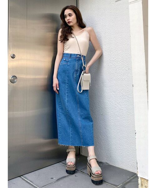 EMODA(エモダ)の「ミニマルフィットキャミ(キャミソール・レディース・アイボリー/ブラック/グリーン・FREE)」の12枚目の写真