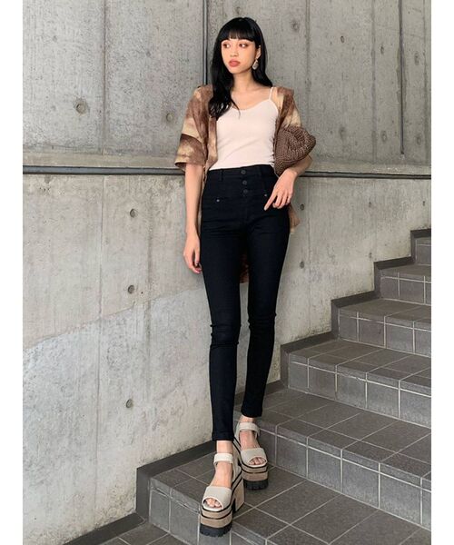 EMODA(エモダ)の「ミニマルフィットキャミ(キャミソール・レディース・アイボリー/ブラック/グリーン・FREE)」の14枚目の写真