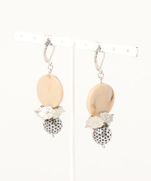 tone(トーン)の「【lensa】苺の花ピアス(MA)(ピアス(両耳用)・レディース・シルバー・FREE)」の2枚目の写真