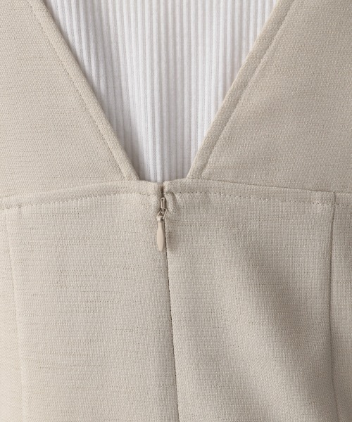 LOWRYS FARM(ローリーズファーム)の「Vネックジャンスカ 948502(ジャンパースカート・レディース・ブラック/ダークブラウン/アイボリー・FREE)」の11枚目の写真