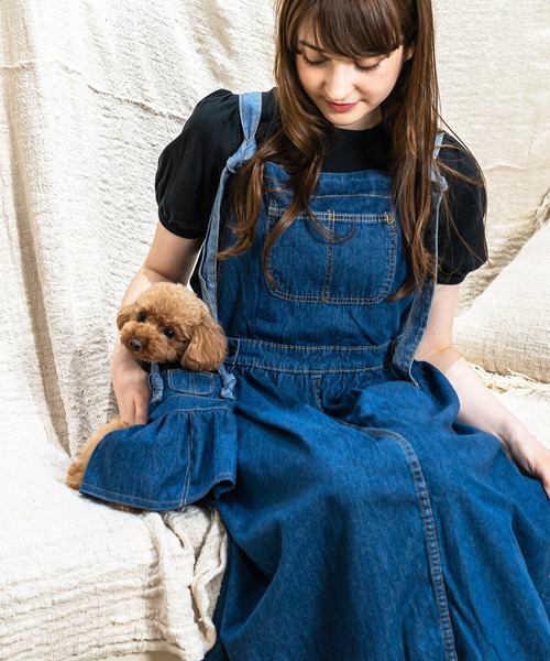 Toyome(トヨミー)の「【飼い主と犬服のペアルックセット】防蚊加工パフ袖Tシャツ×デニムワンピース ジャンスカタイプ(ペットウェア・レディース・ブラック/ホワイト系その他/ホワイト・S/XXS/M/SS/L)」の12枚目の写真