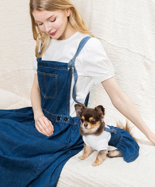 Toyome(トヨミー)の「【飼い主と犬服のペアルックセット】防蚊加工パフ袖Tシャツ×デニムワンピース ジャンスカタイプ(ペットウェア・レディース・ブラック/ホワイト系その他/ホワイト・S/XXS/M/SS/L)」の15枚目の写真