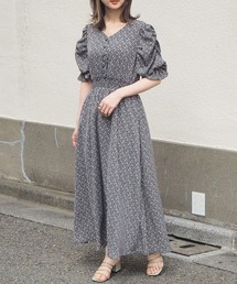 パワーショルダーVネックワンピース