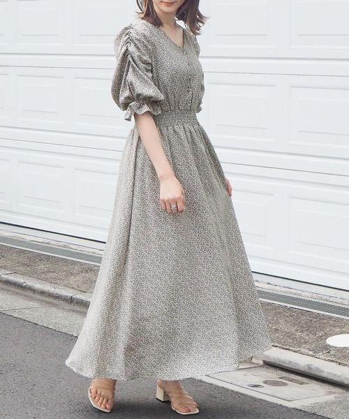 tiptop(ティップトップ)の「パワーショルダーVネックワンピース(ワンピース・レディース・ブラック/オフホワイト/ブルー・FREE)」の13枚目の写真