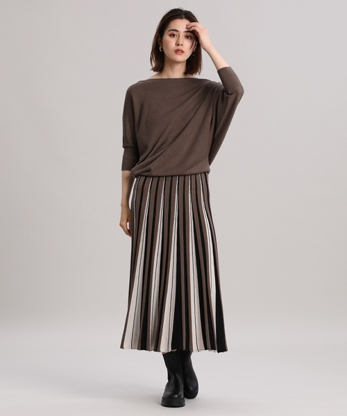 INED（イネド）の「ホールガーメント(R)ドルマンスリーブニットニット《Cuoo》（ニット/セーター・レディース・ブラック/ブルー/モカ/アイボリー・9号/5号）」の7枚目の写真