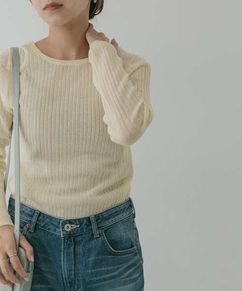 KBF+(ケービーエフプラス)の「KBF+ シアーリブバックオープンニット∴(ニット/セーター・レディース・ブラウン/グリーン/アイボリー・ONE)」の2枚目の写真