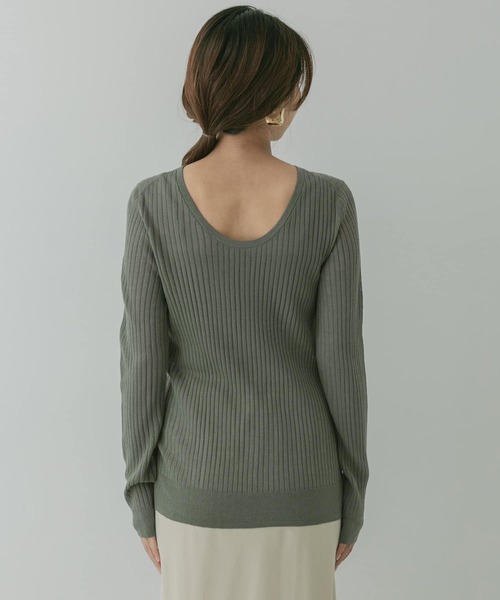 KBF+(ケービーエフプラス)の「KBF+ シアーリブバックオープンニット∴(ニット/セーター・レディース・ブラウン/グリーン/アイボリー・ONE)」の6枚目の写真