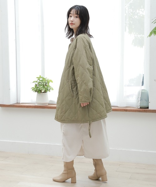 LAKOLE（ラコレ）の「エアサーマルAラインキルトジャケット / 215608（ナイロンジャケット・レディース・チャコールグレー/アイボリー/カーキ・SMALL/MEDIUM）」の20枚目の写真