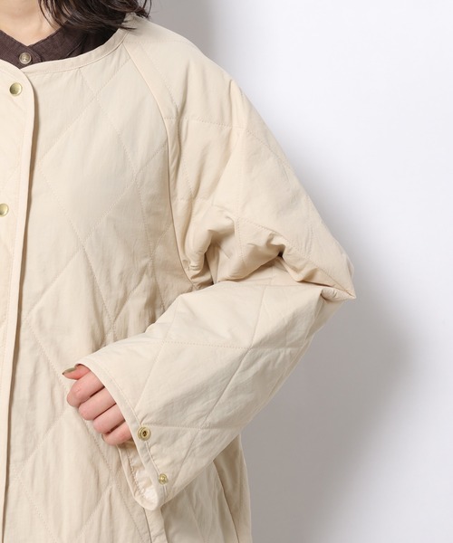 LAKOLE（ラコレ）の「エアサーマルAラインキルトジャケット / 215608（ナイロンジャケット・レディース・チャコールグレー/アイボリー/カーキ・SMALL/MEDIUM）」の17枚目の写真