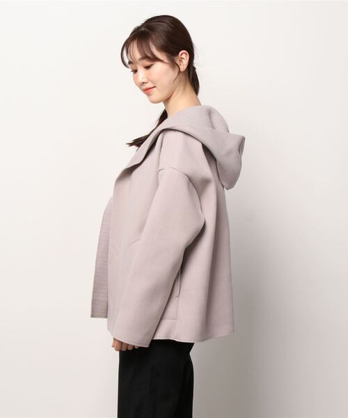 TRUDEA(トルディア)の「ダブルフェイスハーフ丈コート(ノーカラージャケット・レディース・アイボリー/ホワイト/グレイッシュベージュ・LARGE/MEDIUM)」の4枚目の写真
