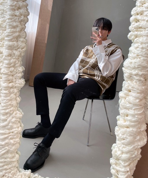 ASCLO（エジュクロ）の「ASCLO グリッドチェックVネックニットベスト（ベスト・メンズ・オリーブ・FREE）」の8枚目の写真