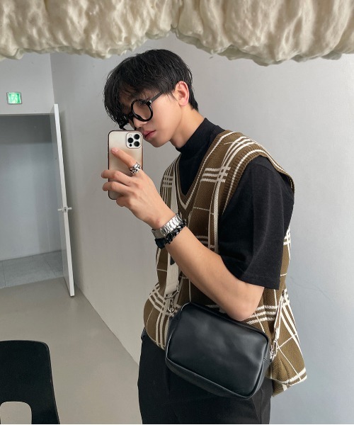 ASCLO（エジュクロ）の「ASCLO グリッドチェックVネックニットベスト（ベスト・メンズ・オリーブ・FREE）」の9枚目の写真