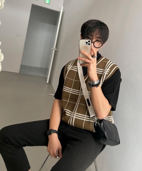 ASCLO（エジュクロ）の「ASCLO グリッドチェックVネックニットベスト（ベスト・メンズ・オリーブ・FREE）」の12枚目の写真