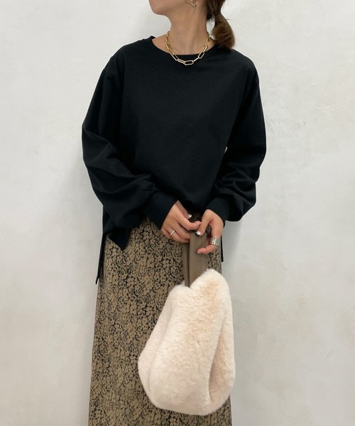 DouDou(ドゥドゥ)の「ロングスリーブTEE(Tシャツ/カットソー・レディース・ブラック/オフホワイト/グレイッシュベージュ・FREE)」の3枚目の写真