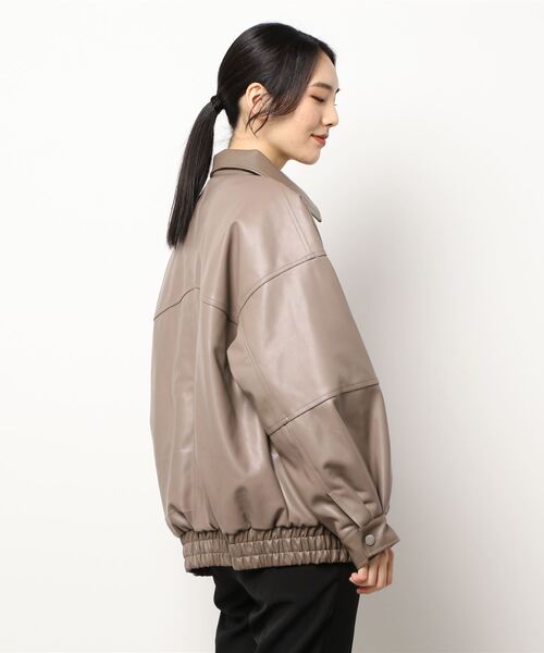 ENVYM（アンビー）の「ビッグルーズフェイクレザーＪＫ（その他アウター・レディース・ブラック/Moca・FREE）」の10枚目の写真