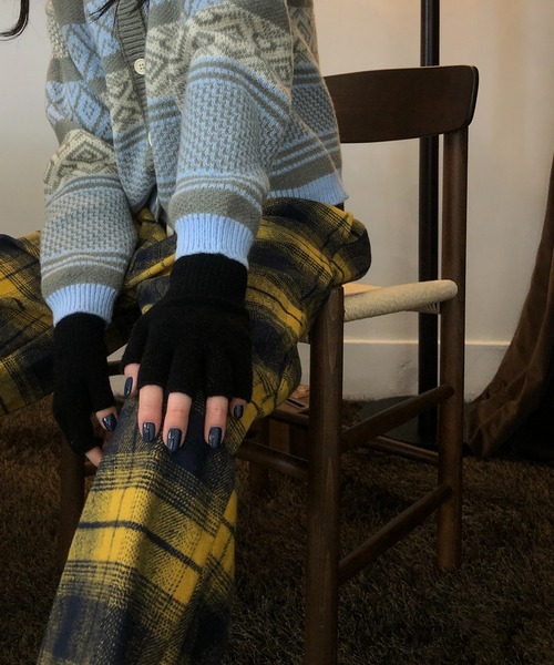 me+em select（ミームセレクト）の「フィンガーレス ニット グローブ（手袋・レディース・チャコールグレー/ブラック/ベージュ/ブラウン系その他/ブラウン系その他2・FREE）」の7枚目の写真