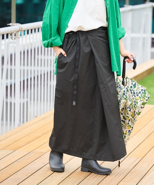 Volvik韓国　ダークグリーンスカート KiU（キウ）の「【KiU/キウ】WP LONGYI SKIRT（スカート）」 - WEAR