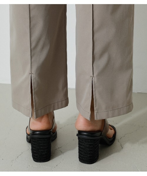 AZUL by moussy（アズールバイマウジー）の「WATER REPELLENT EASY PANTS/ウォーターリぺレントイージーパンツ（その他パンツ・レディース・ブラック/ベージュ/イエロー/ブルー・SMALL/MEDIUM）」の21枚目の写真