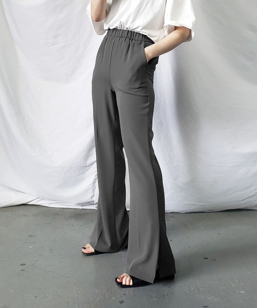 me+em select（ミームセレクト）の「【Ｓ／Ｍ／Ｌサイズ展開】ハイウエストサイドスリットイージーフレアスラックス（スラックス・レディース・ホワイト/ブラック/グレー/アイボリー・SMALL/MEDIUM/LARGE）」の7枚目の写真