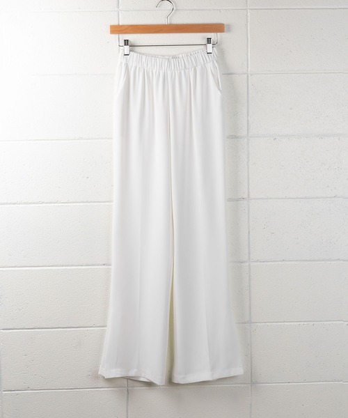 me+em select（ミームセレクト）の「【Ｓ／Ｍ／Ｌサイズ展開】ハイウエストサイドスリットイージーフレアスラックス（スラックス・レディース・ホワイト/ブラック/グレー/アイボリー・SMALL/MEDIUM/LARGE）」の21枚目の写真