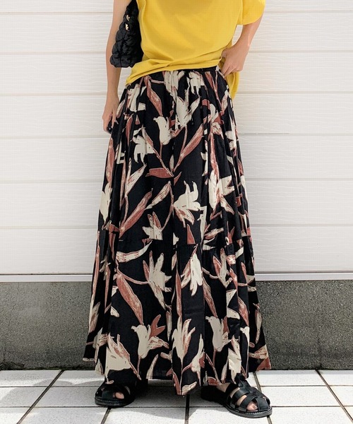 Q（キュー）の「フラワーギャザースカート（スカート・レディース・ブラック系その他/ブルー系その他・MEDIUM）」の2枚目の写真