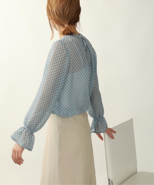 PICCIN(ピッチン)の「レトロプリントボウタイブラウス(シャツ/ブラウス・レディース・ベージュ/ネイビー/サックスブルー・M)」の6枚目の写真